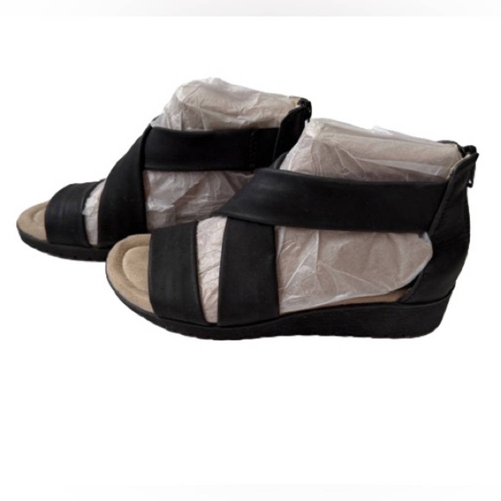 Earth Spirit Black Crisscross Zip-Back Sandals - Picture 4 of 7